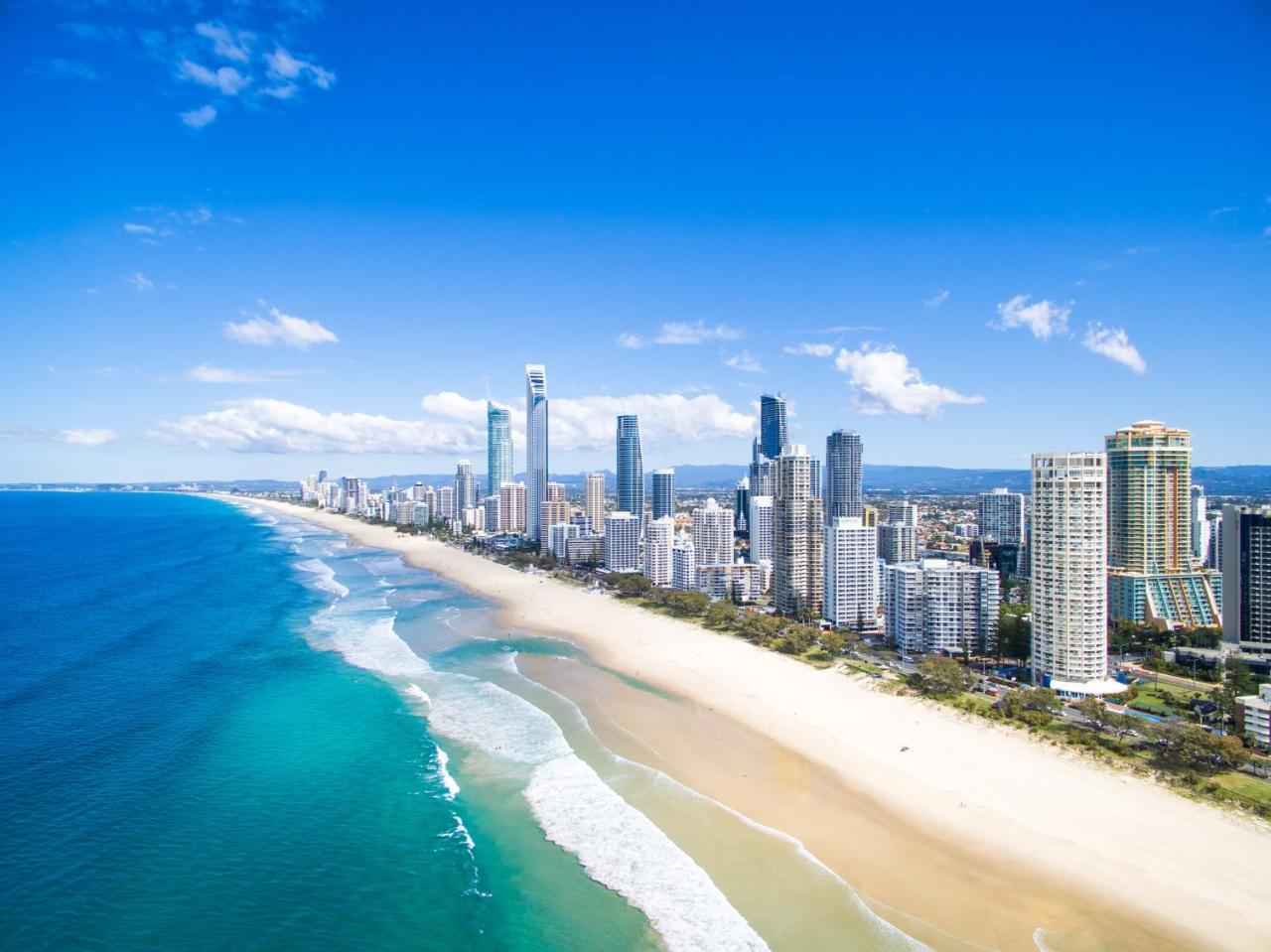 Holiday Holiday Crown Towers غولد كوست المظهر الخارجي الصورة
